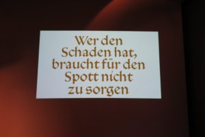 Luthers Beitrag zur Neid-Debatte: Eine Tafel aus der Ausstellung "Luther und die Sprache" auf der Wartburg 2016 